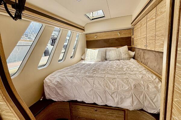 Sea Larks 51ft Xquisite Yachts Yacht For Sale