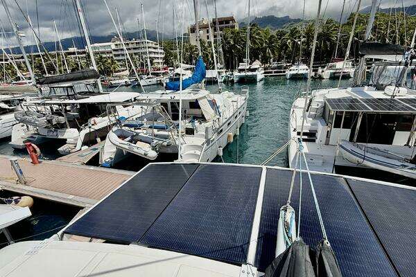 Xquisite Yachts X5 Yacht For Sale