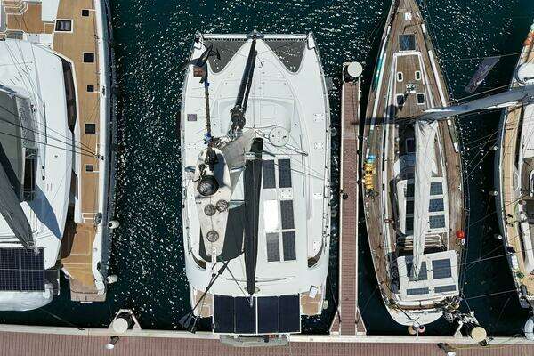 Xquisite Yachts X5 Yacht For Sale