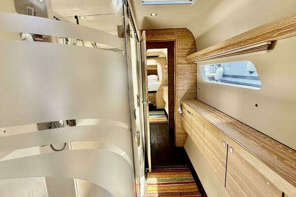 Xquisite Yachts X5 Yacht For Sale