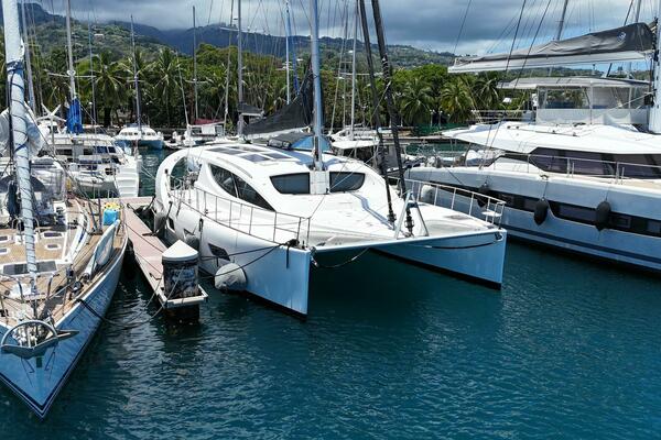 Sea Larks 51ft Xquisite Yachts Yacht For Sale