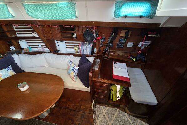 Photo of the 1985 Endeavour 51 "Arcadia"