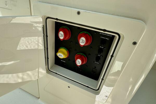 28ft Cobia Yacht For Sale