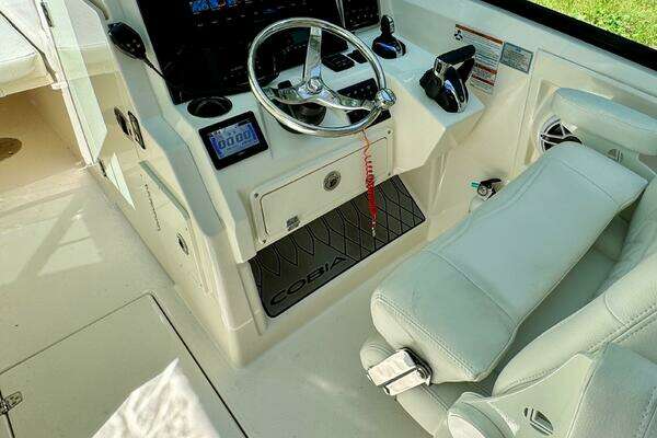 2022 Cobia 28