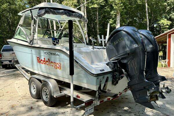 2022 Cobia 28
