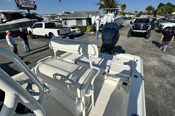 SX240 24ft Skeeter Yacht For Sale