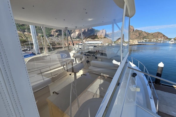 Photo of the 1989 Offshore Yachts 48 Sedan "THE WETBAR"