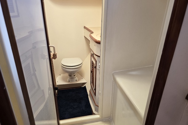 THE WETBAR 48ft Offshore Yachts Yacht For Sale