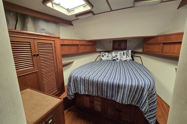 THE WETBAR 48ft Offshore Yachts Yacht For Sale