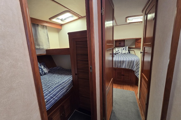 THE WETBAR 48ft Offshore Yachts Yacht For Sale