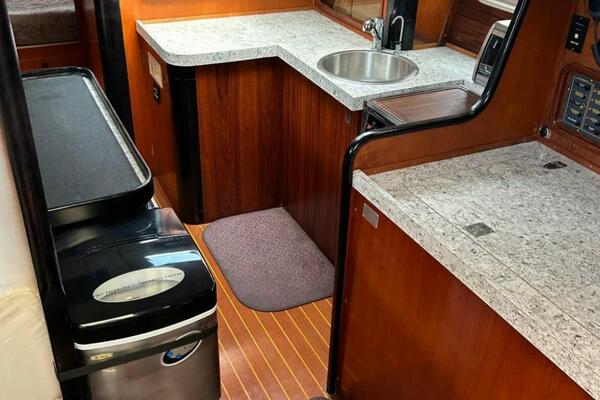 Zephyrus 50ft Beneteau Yacht For Sale