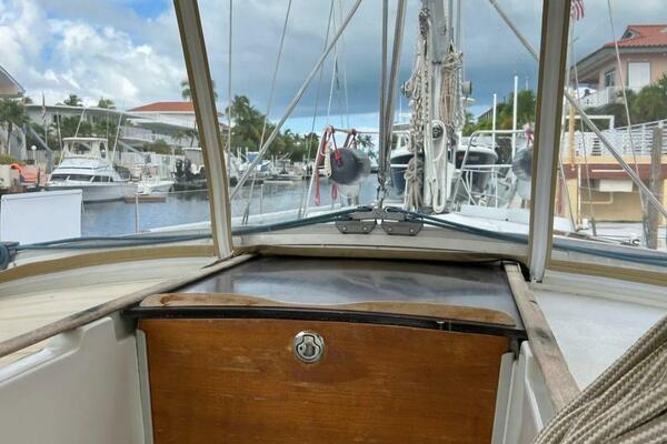 Zephyrus 50ft Beneteau Yacht For Sale