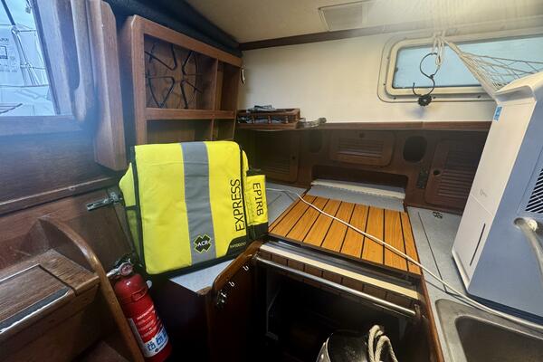 38ft Morgan Yacht For Sale