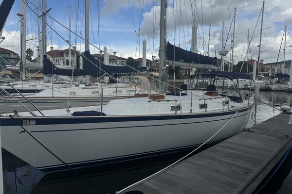 38ft Morgan Yacht For Sale