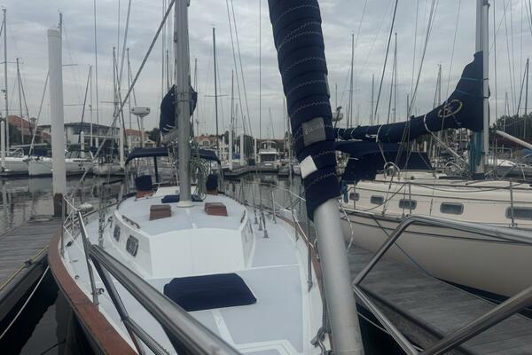 38ft Morgan Yacht For Sale