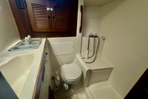 38ft Morgan Yacht For Sale