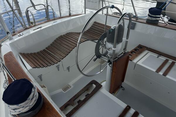 38ft Morgan Yacht For Sale