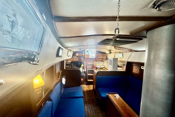 38ft Morgan Yacht For Sale