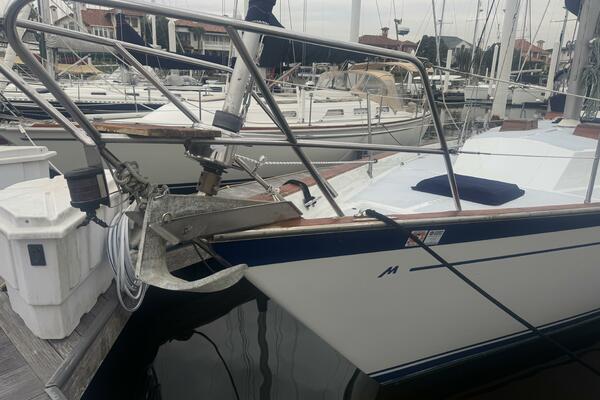 38ft Morgan Yacht For Sale