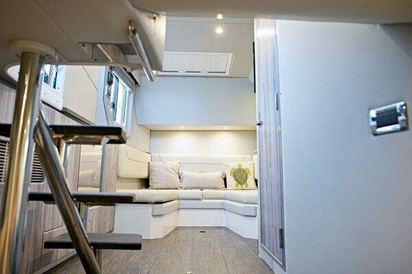 Formula 400 Super Sport Crossover Yacht For Sale