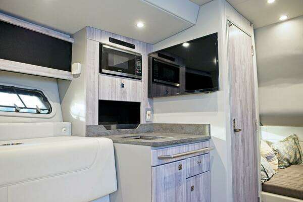 Formula 400 Super Sport Crossover Yacht For Sale