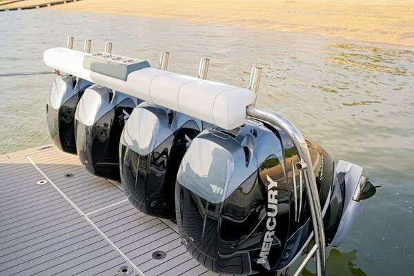 Formula 400 Super Sport Crossover Yacht For Sale