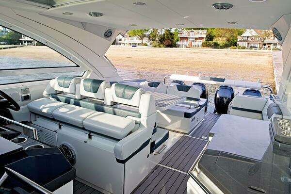 Formula 400 Super Sport Crossover Yacht For Sale