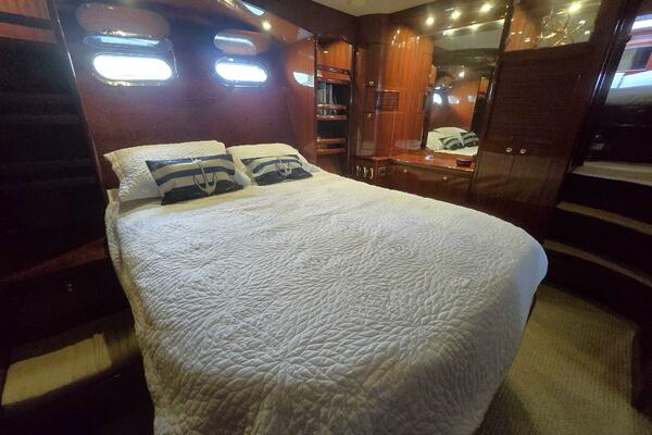 White Pearl 1 56ft Hampton Yacht For Sale