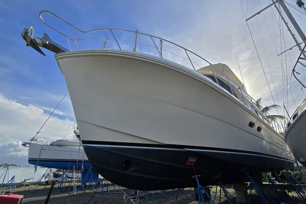White Pearl 1 56ft Hampton Yacht For Sale