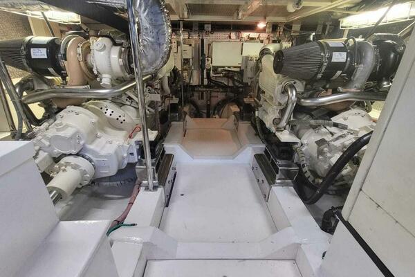 White Pearl 1 56ft Hampton Yacht For Sale