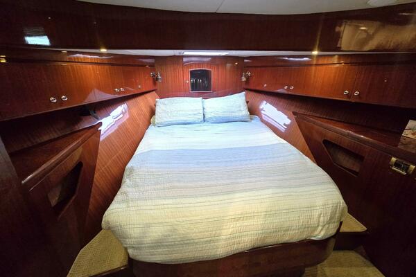 White Pearl 1 56ft Hampton Yacht For Sale