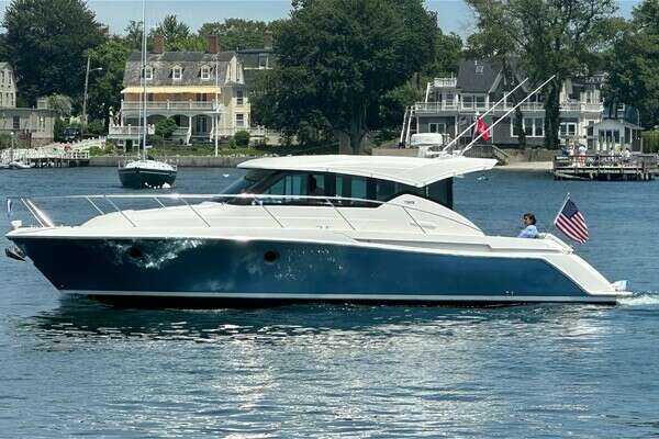 39-ft-Tiara Yachts-2017-C39 Coupe-Silver Lining Bristol Rhode Island United States  yacht for sale