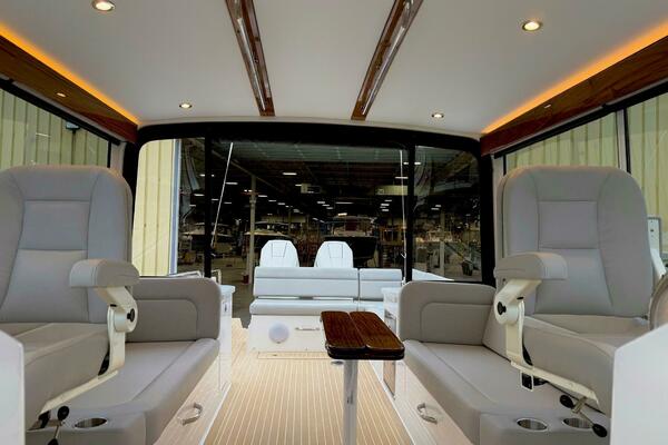 38ft MJM Yacht For Sale