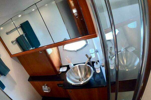 Sunseeker Predator 82 Yacht For Sale