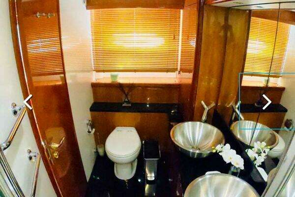 Sunseeker Predator 82 Yacht For Sale