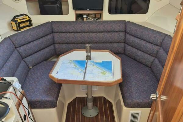 30ft Albin Yacht For Sale