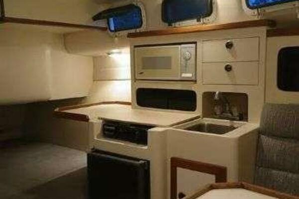 30ft Albin Yacht For Sale
