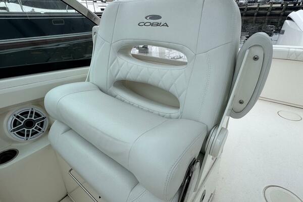 24ft Cobia Yacht For Sale