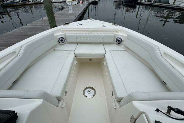 Cobia 240 DC Yacht For Sale