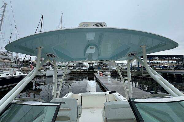 Cobia 240 DC Yacht For Sale