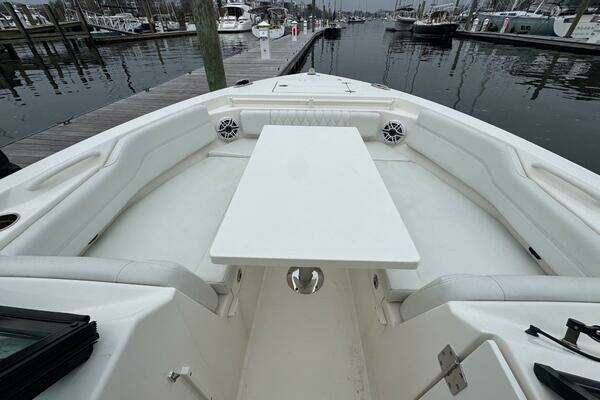 Cobia 240 DC Yacht For Sale
