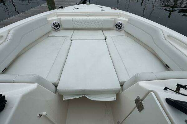 Cobia 240 DC Yacht For Sale