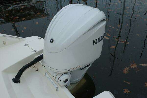 Cobia 240 DC Yacht For Sale