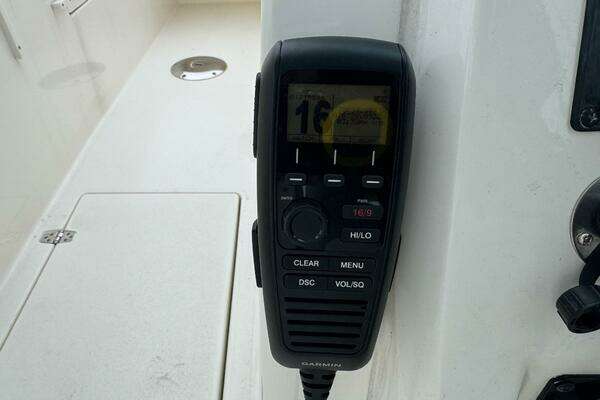 Cobia 240 DC Yacht For Sale