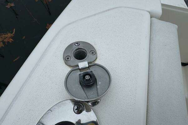 Cobia 240 DC Yacht For Sale