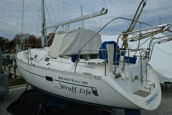 Photo of the 2002 Beneteau 361 "WRUFF LIFE"