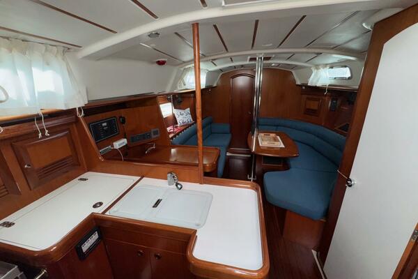 36ft Beneteau Yacht For Sale