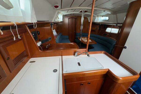 Beneteau 361 Yacht For Sale