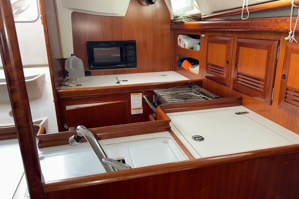 36ft Beneteau Yacht For Sale
