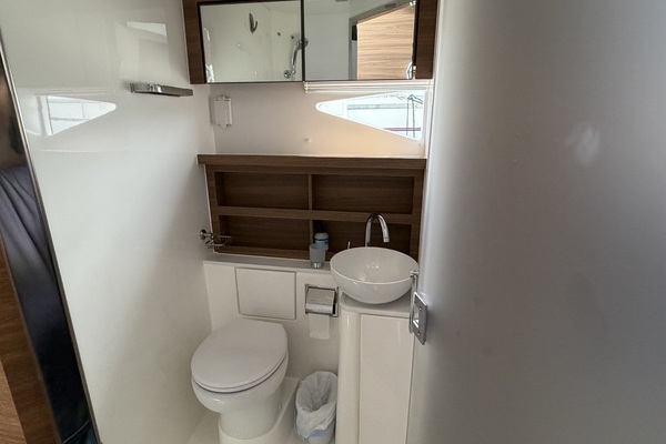 54ft Aquila Yacht For Sale